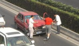 梅州车祸爆料新闻报道视频,视频揭露事故瞬间惨烈细节