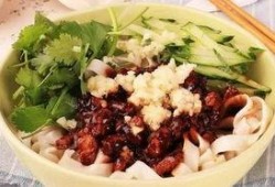 娱乐吃瓜酱天天吃面条,日日面条，天天吃瓜