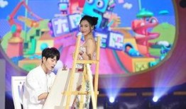 大牌对王牌2016完整版在线观看,巅峰对决，精彩瞬间回顾